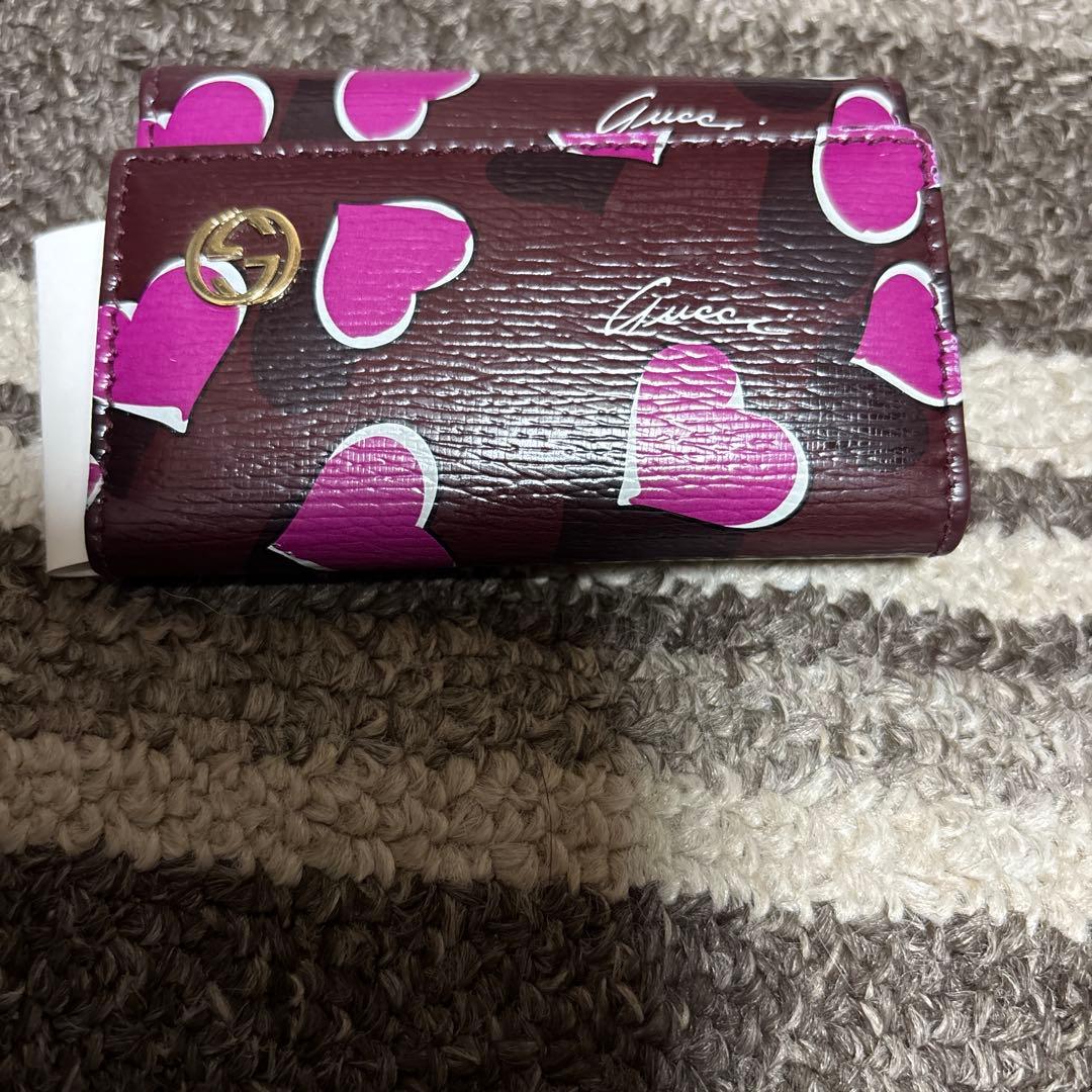 GUCCI ハート柄 レザーキーケース