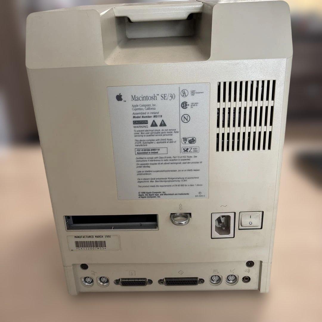 雪*風様 貴重コレクション　Macintosh SE/30 デスクトップPC現状