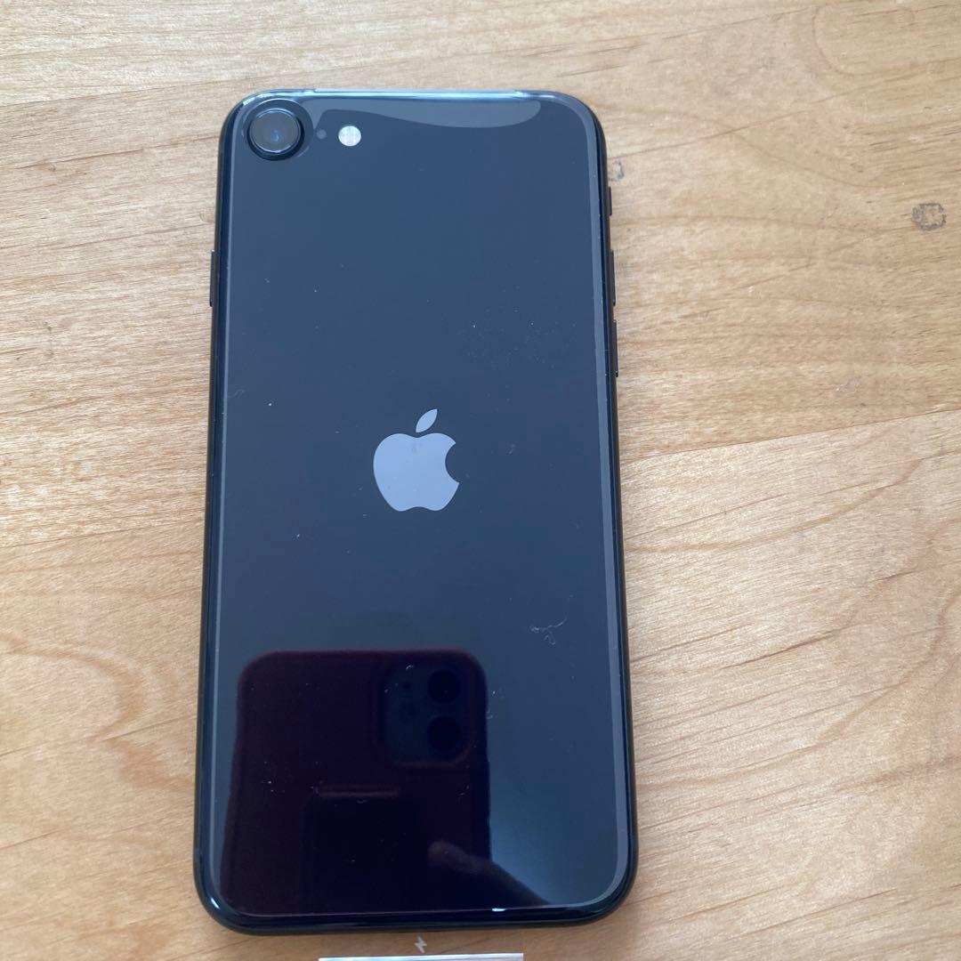 Apple iPhone SE (第3世代) 64GB ブラック