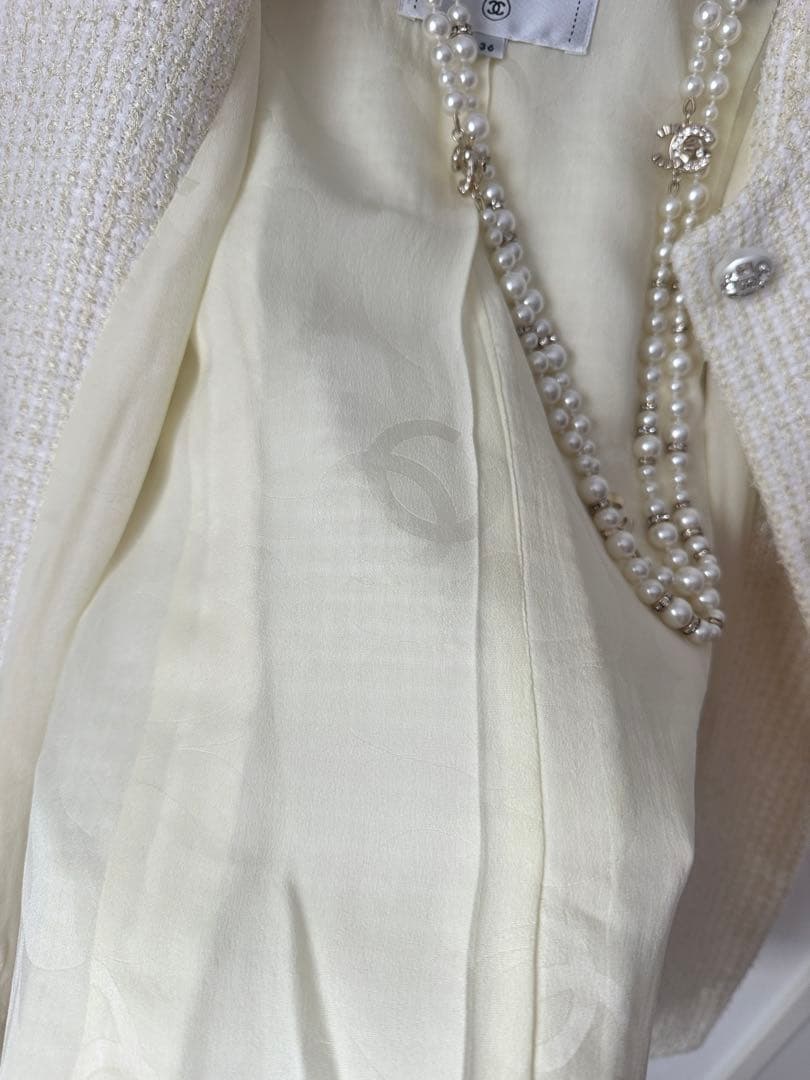 シャネル　ノーカラージャケット ホワイト　おまけ付き