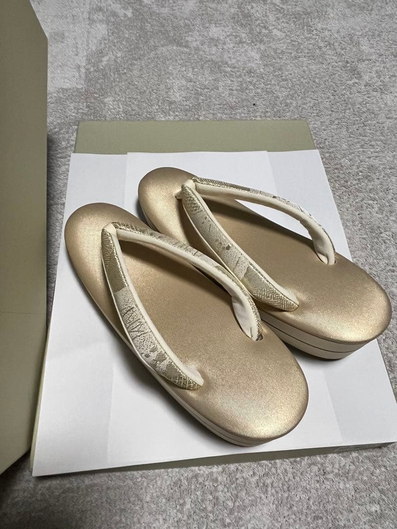 ゴールドバッグと草履セット