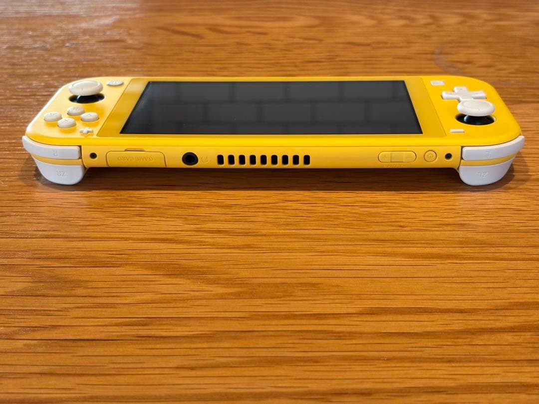 新品　未使用　Nintendo Switch Lite イエロー 本体