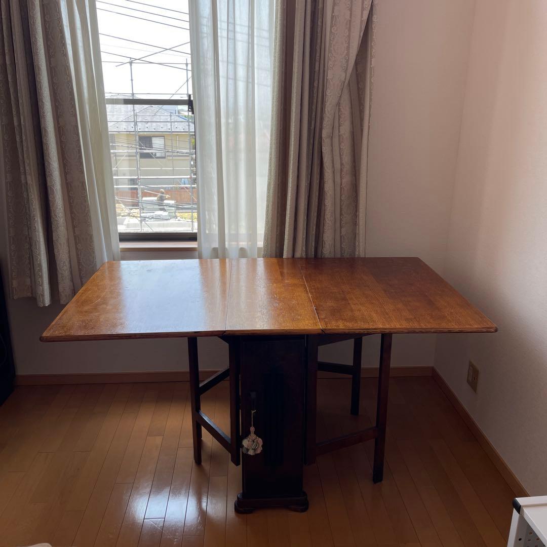 クラシック木製折りたたみテーブル　イギリス製