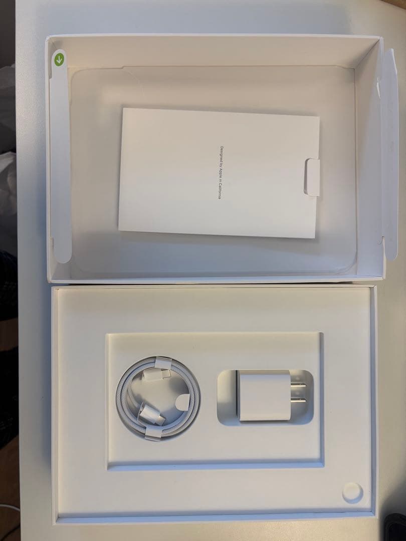 Apple iPad (A16) シルバー 256GB 本体＋付属品セット