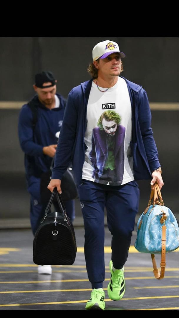 KITH X BATMAN JOKER ジョーカー Tシャツ　キケヘルナンデス