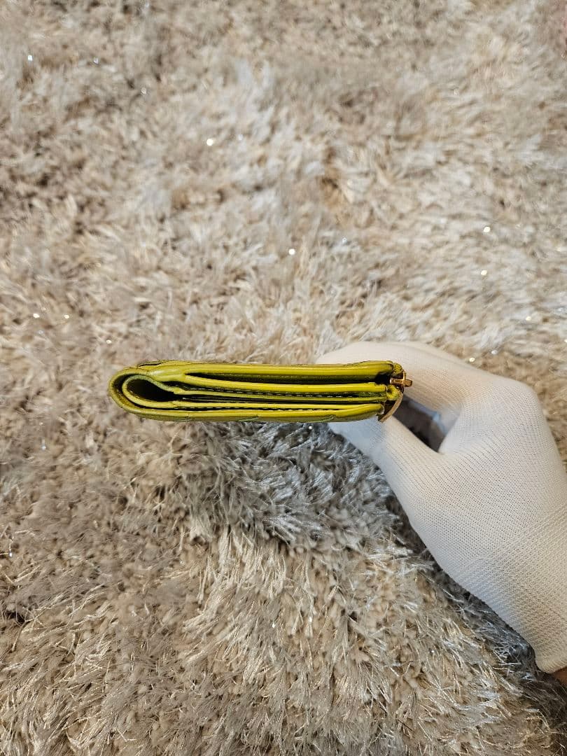 【BOTTEGA VENETA】二つ折り財布 編み込みデザイン