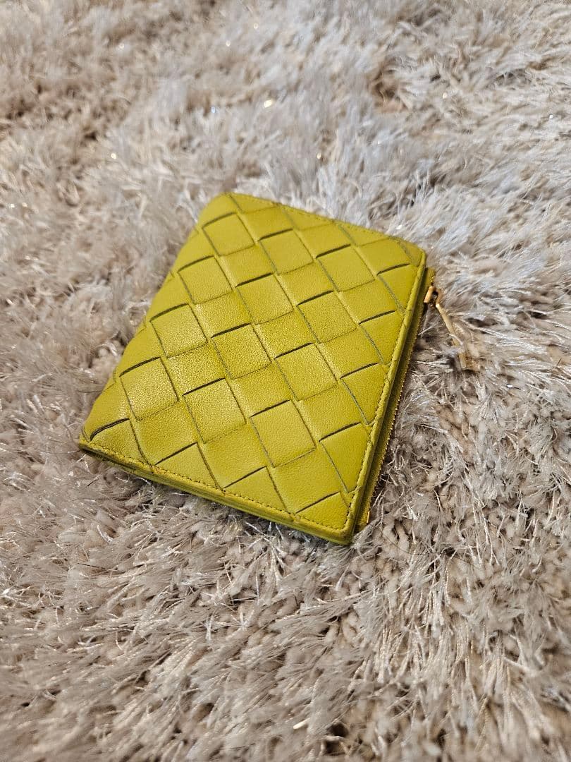 【BOTTEGA VENETA】二つ折り財布 編み込みデザイン