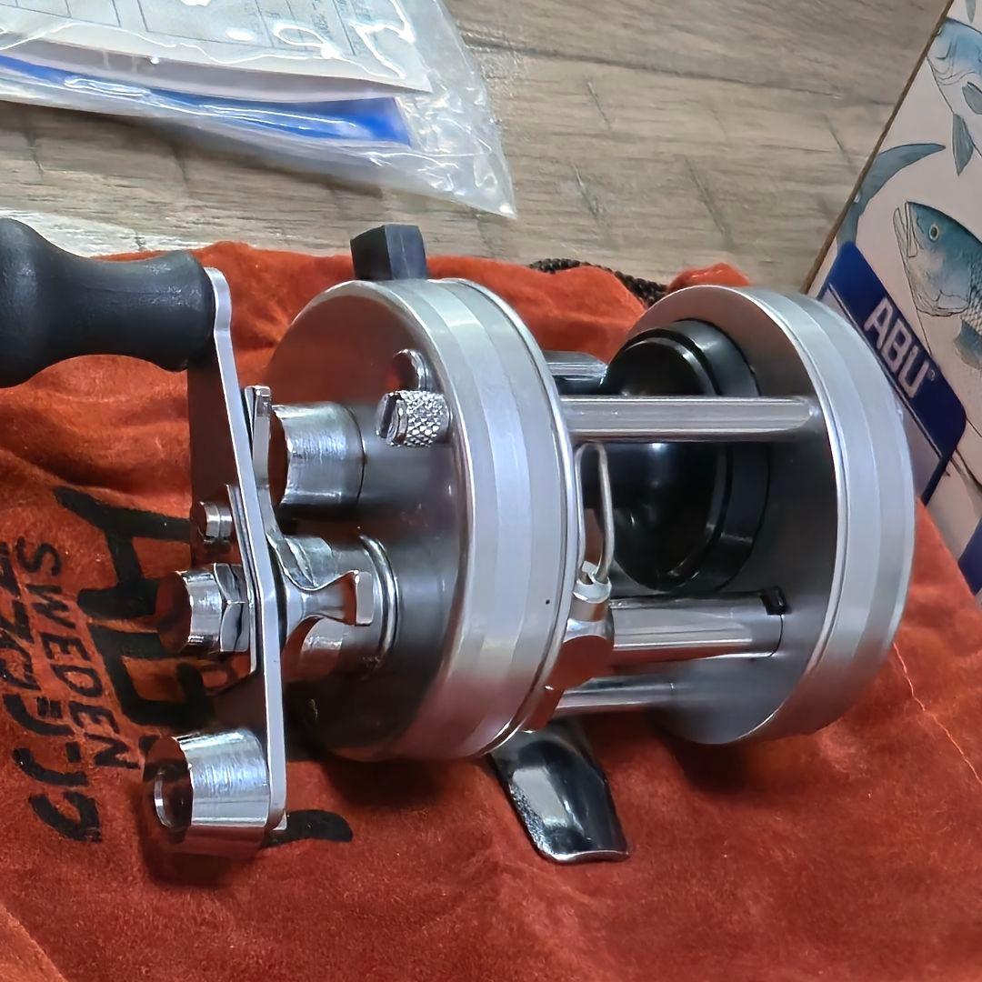 早い者勝ち！【未使用】2500C アブ アンバサダー シルバー