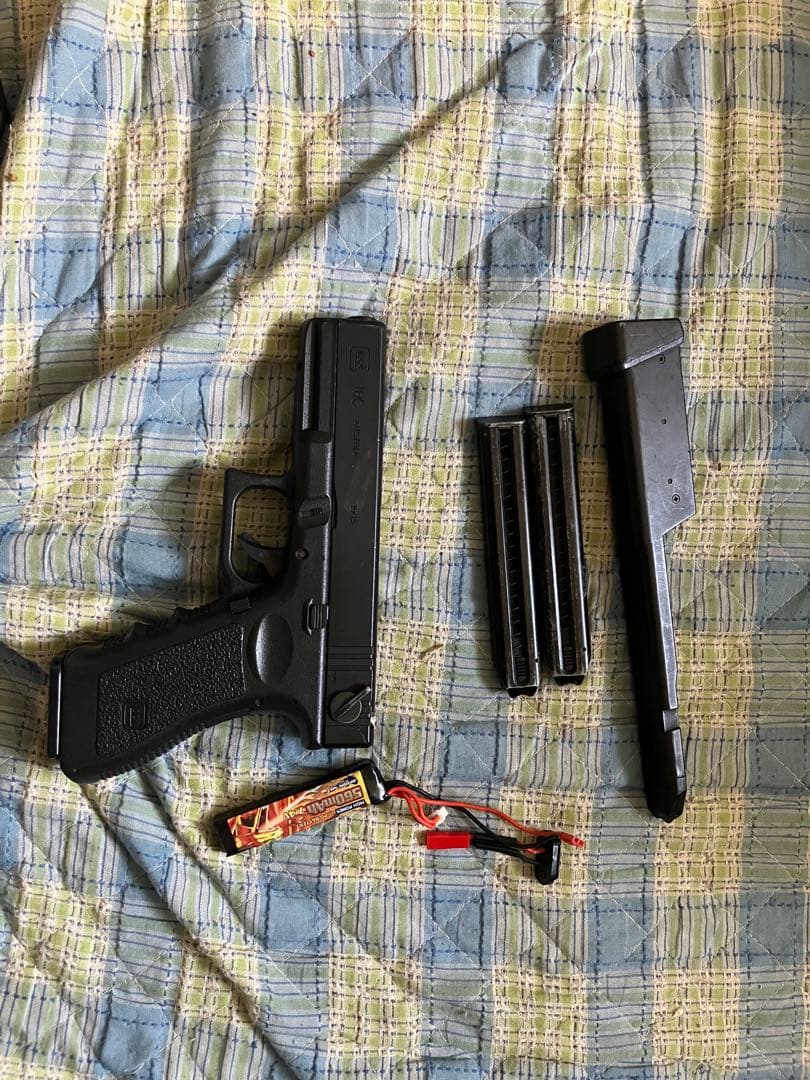 電動ハンドガングロック18マガジン3本付き