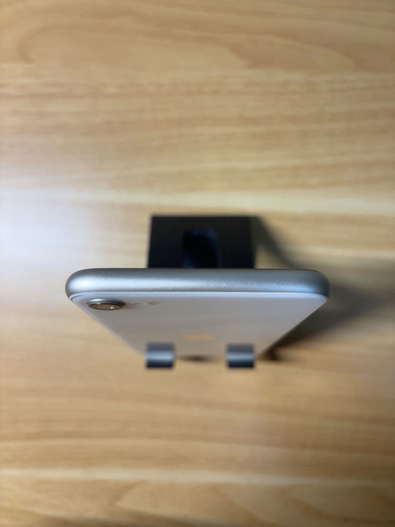 早い者勝ち　[SIMフリー]Apple iPhone se3 64GB