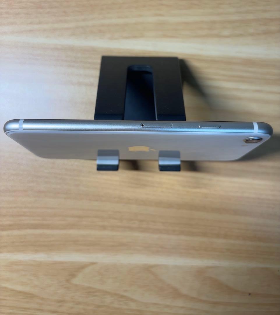 早い者勝ち　[SIMフリー]Apple iPhone se3 64GB