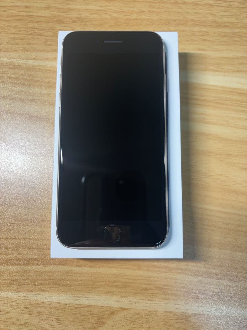 早い者勝ち　[SIMフリー]Apple iPhone se3 64GB