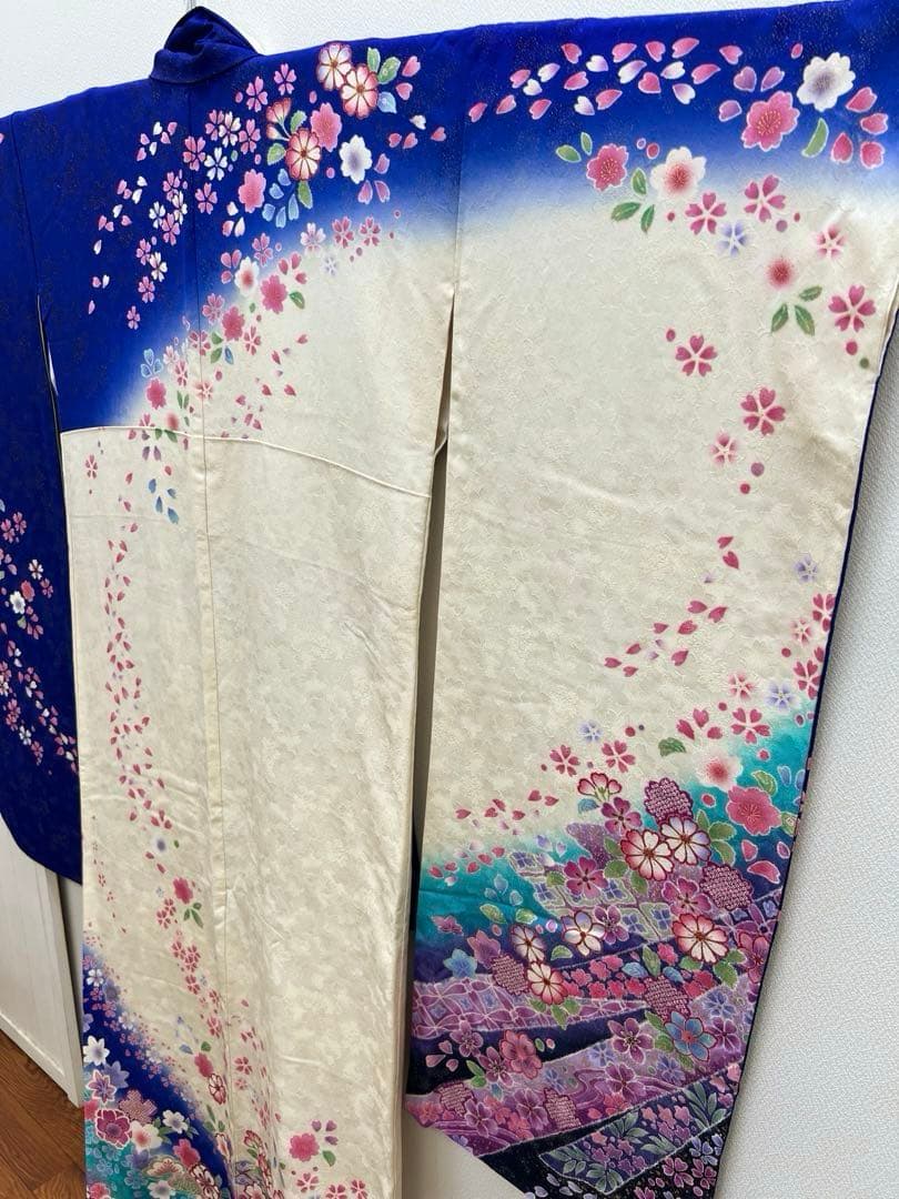 の*の様 正絹　成人式　振袖　豪華金通し地　訳あり品