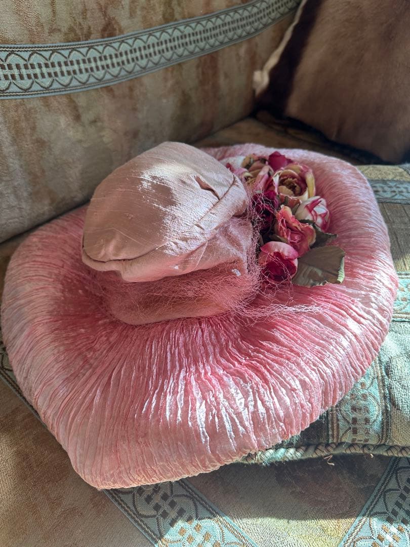 美品⭐︎フラワー装飾付きピンクハット