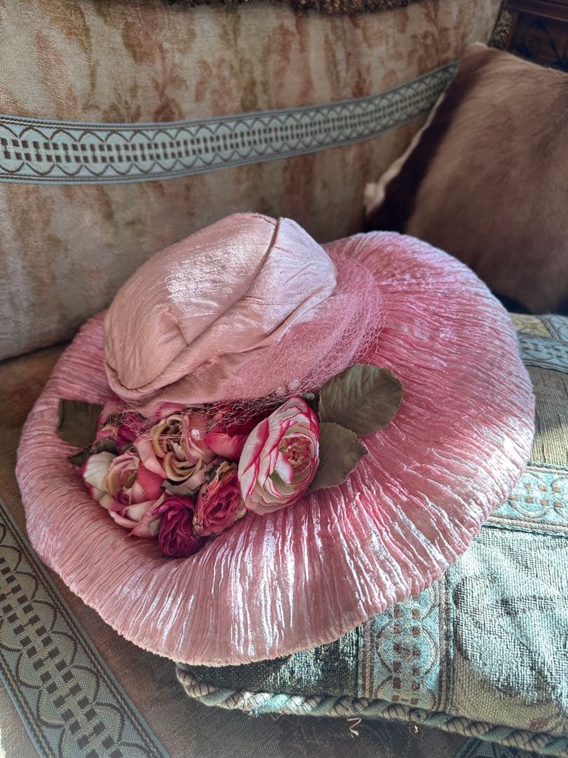 美品⭐︎フラワー装飾付きピンクハット