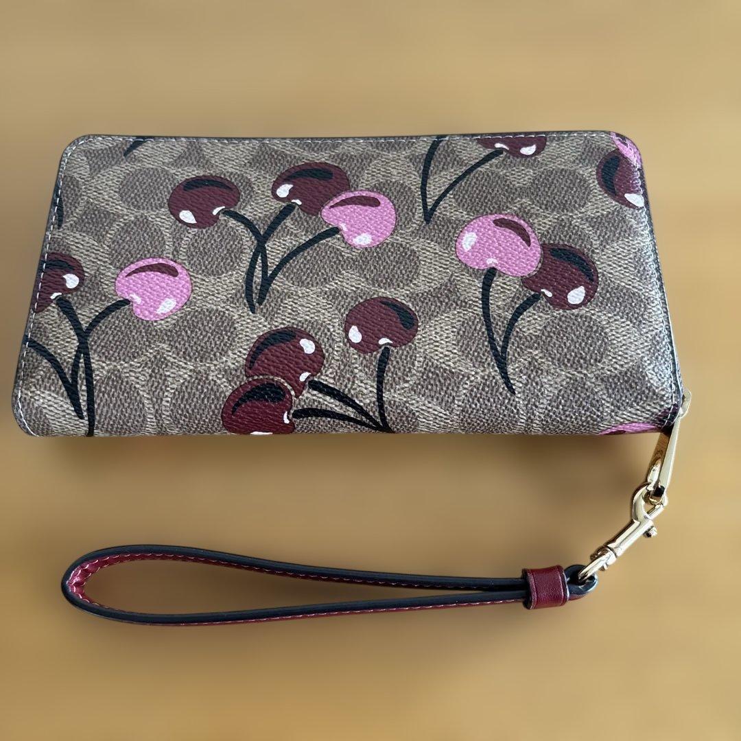 COACH チェリー柄 長財布