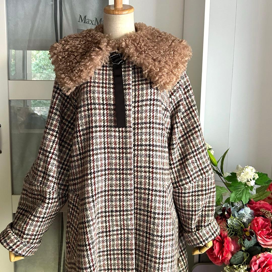 美品　2022年ロイスクレヨン チェック柄ファー別襟　素敵なデザインロングコート