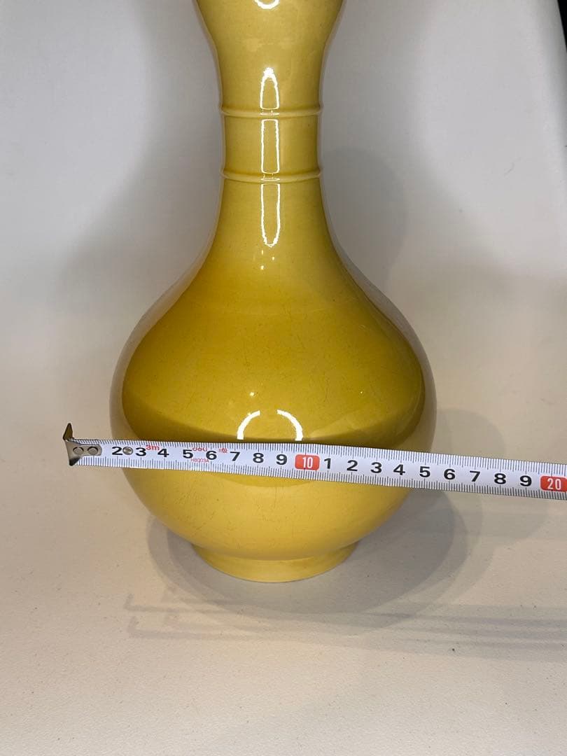 中国　大清乾隆年製　単色釉　黄釉　蒜頭瓶　底款有　古美術　骨董品　收藏品