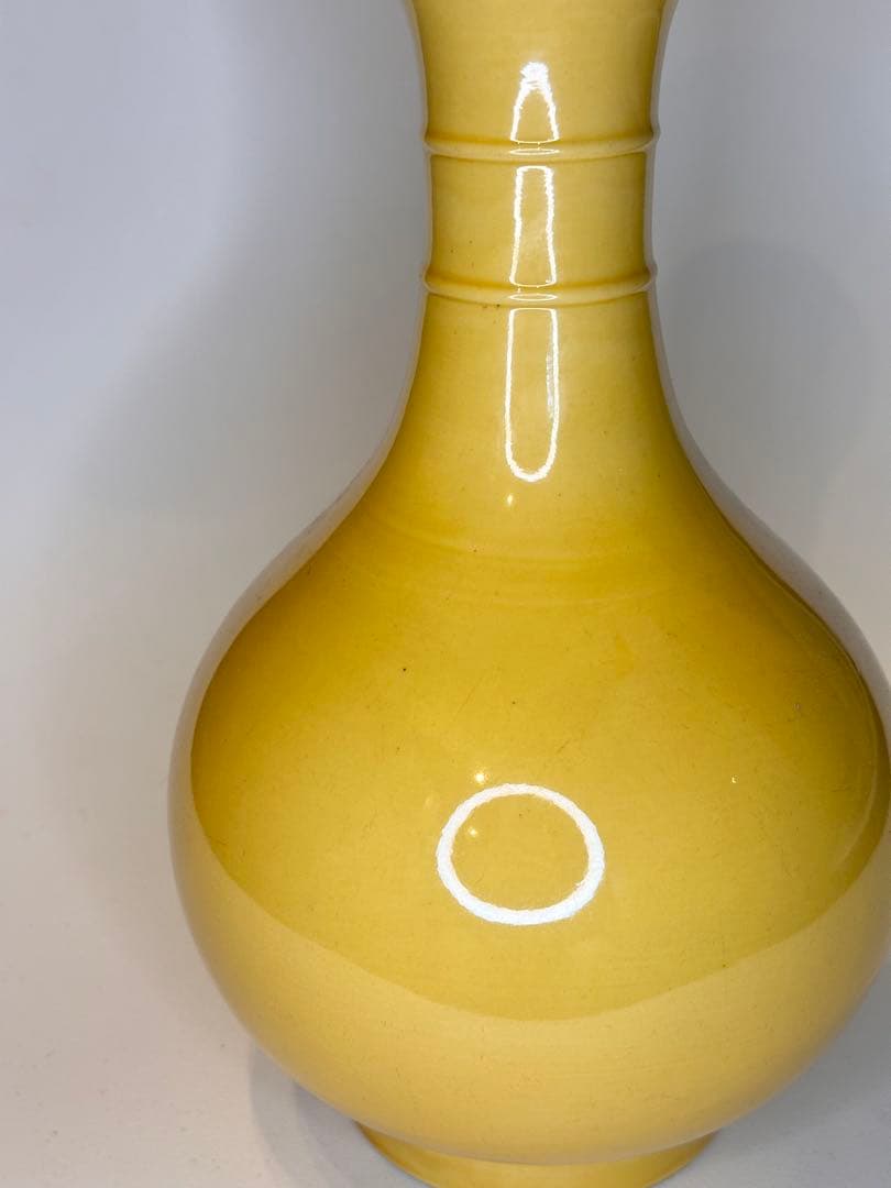 中国　大清乾隆年製　単色釉　黄釉　蒜頭瓶　底款有　古美術　骨董品　收藏品