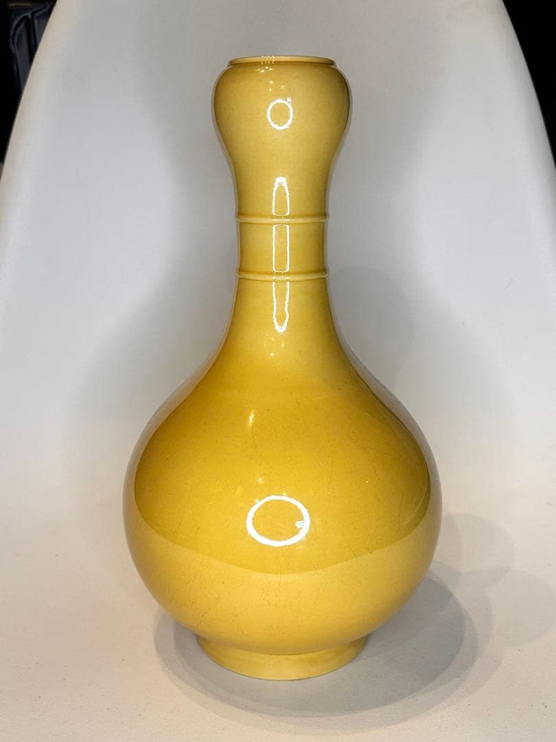 中国　大清乾隆年製　単色釉　黄釉　蒜頭瓶　底款有　古美術　骨董品　收藏品