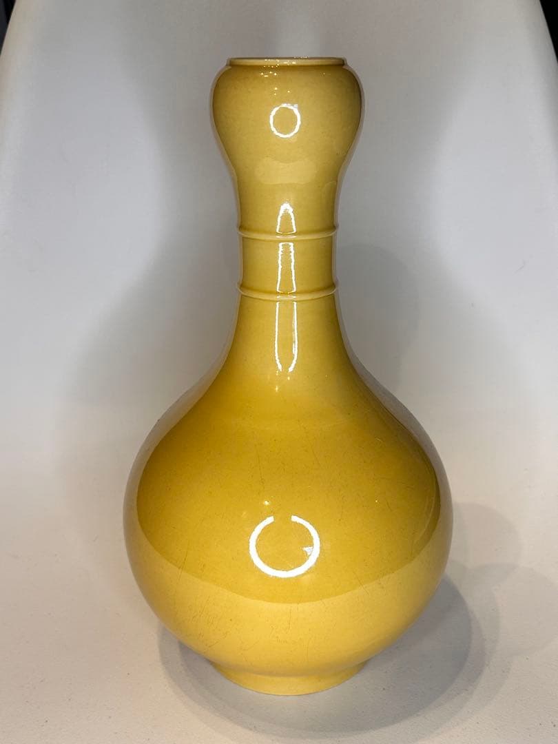 中国　大清乾隆年製　単色釉　黄釉　蒜頭瓶　底款有　古美術　骨董品　收藏品
