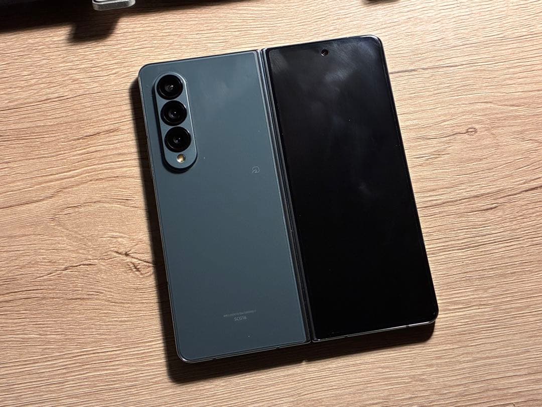 Samsung Galaxy Z Fold 4 本体