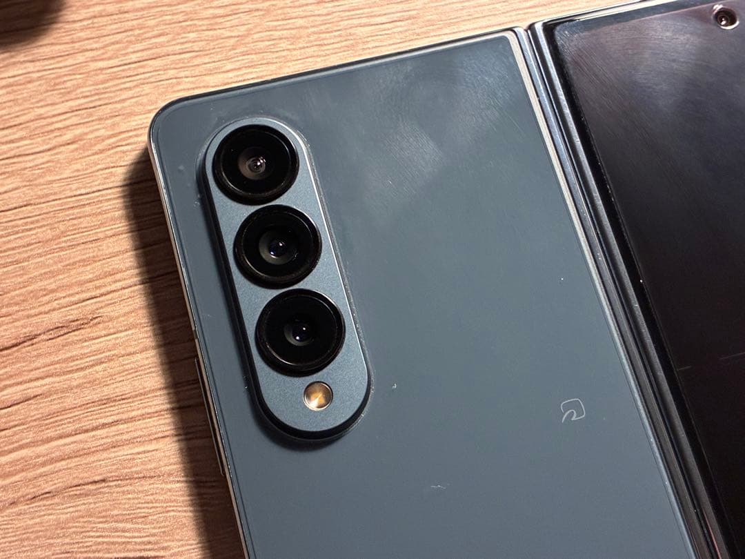 Samsung Galaxy Z Fold 4 本体