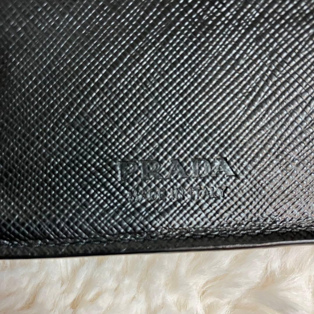 ✨美品✨ PRADA サフィアーノ 二つ折り財布 フィアーノレザー 黒
