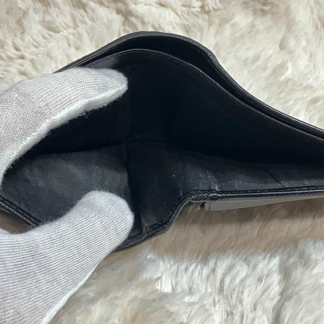 ✨美品✨ PRADA サフィアーノ 二つ折り財布 フィアーノレザー 黒