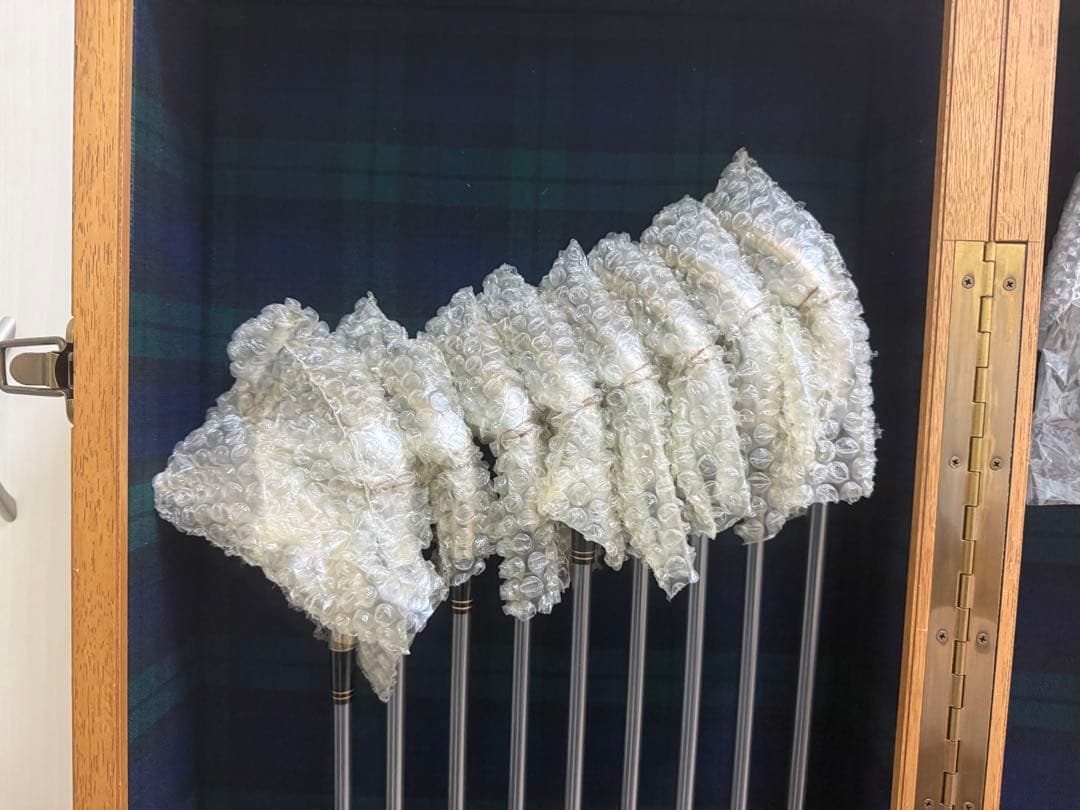 クイーンエリザベス二世号のプロペラから造ったゴルフクラブセット(化粧箱付き)