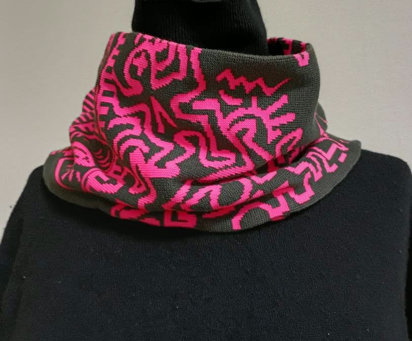 80年代ワールズエンド・キースヘリング/マフラー