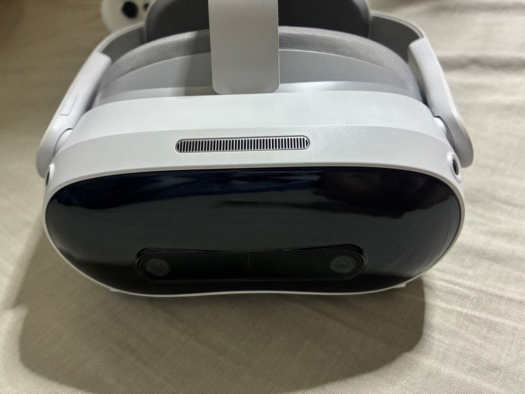 PICO 4 Ultra モーショントラッカー付属