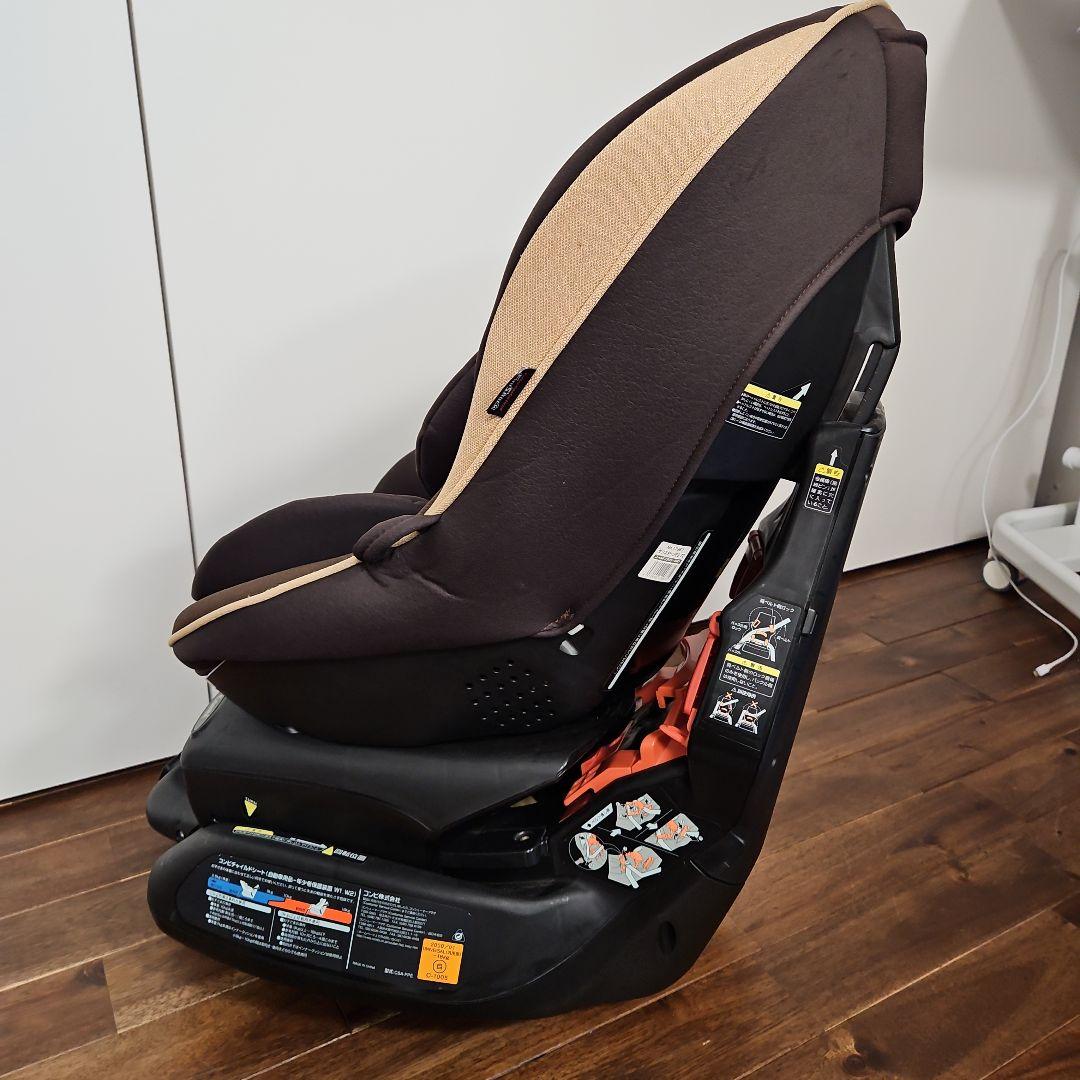 Combi チャイルドシート Zeus turn