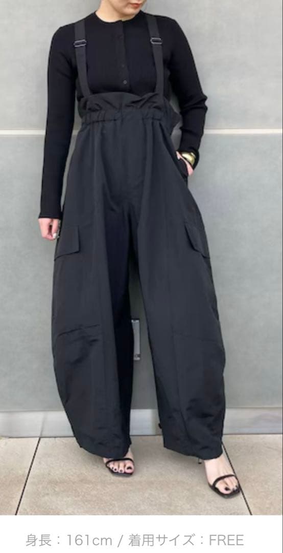 出品9/7まで　Curensology サロペットパンツ　黒