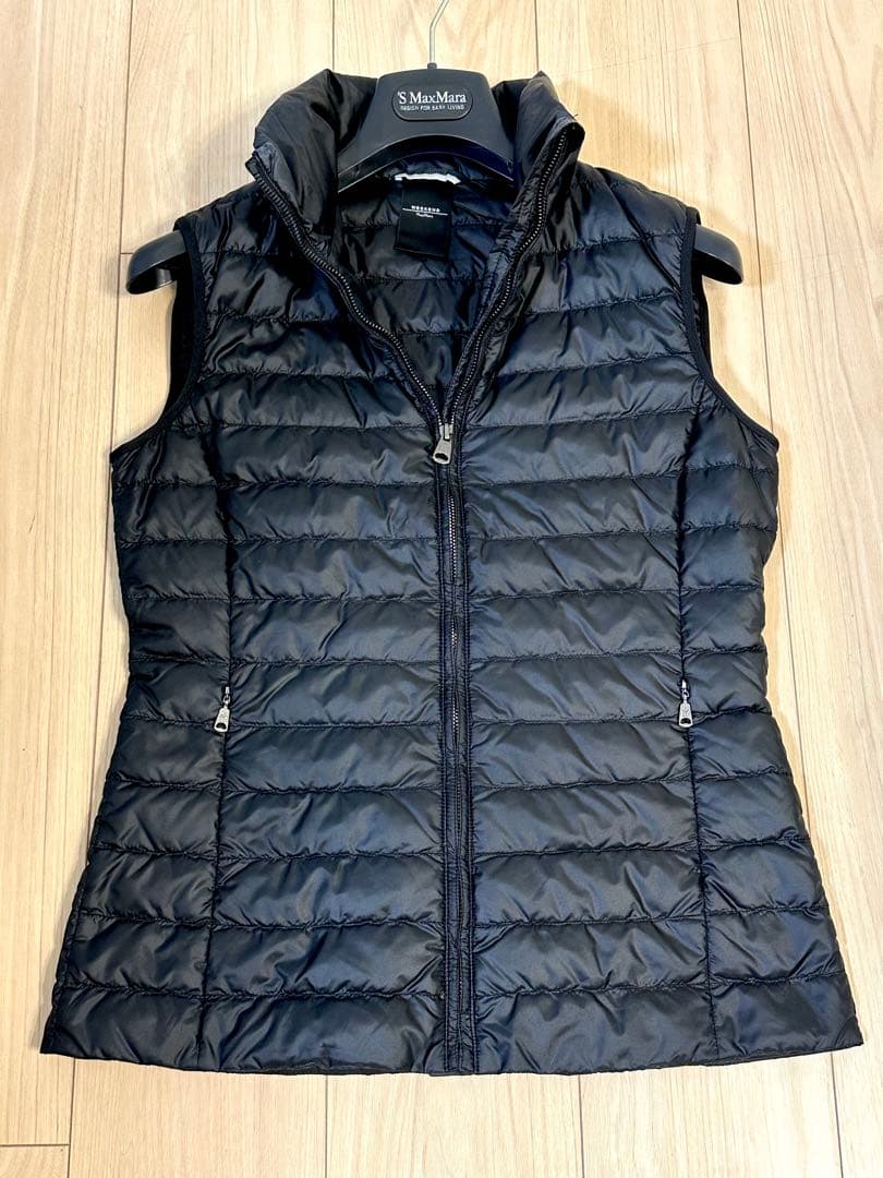 美品マックスマーラ☆MaxMaraWEEKEND軽量ダウンベスト黒中綿フード付