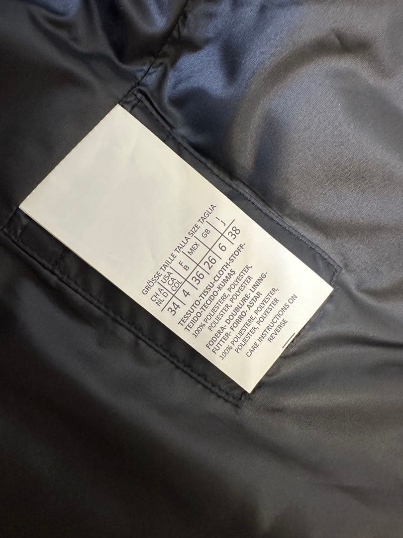 美品マックスマーラ☆MaxMaraWEEKEND軽量ダウンベスト黒中綿フード付