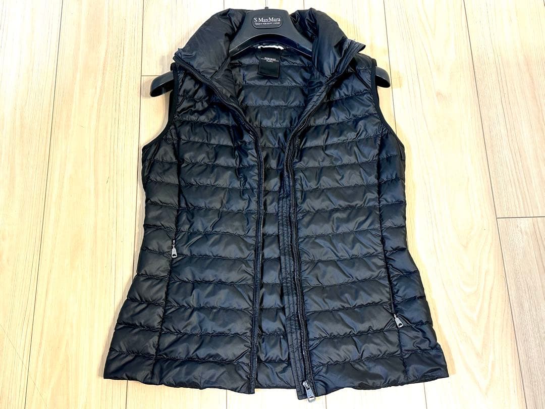 美品マックスマーラ☆MaxMaraWEEKEND軽量ダウンベスト黒中綿フード付