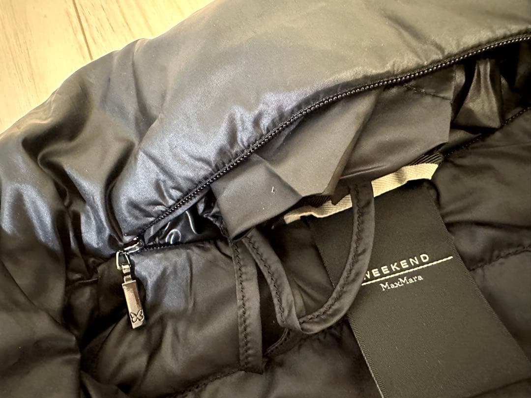 美品マックスマーラ☆MaxMaraWEEKEND軽量ダウンベスト黒中綿フード付