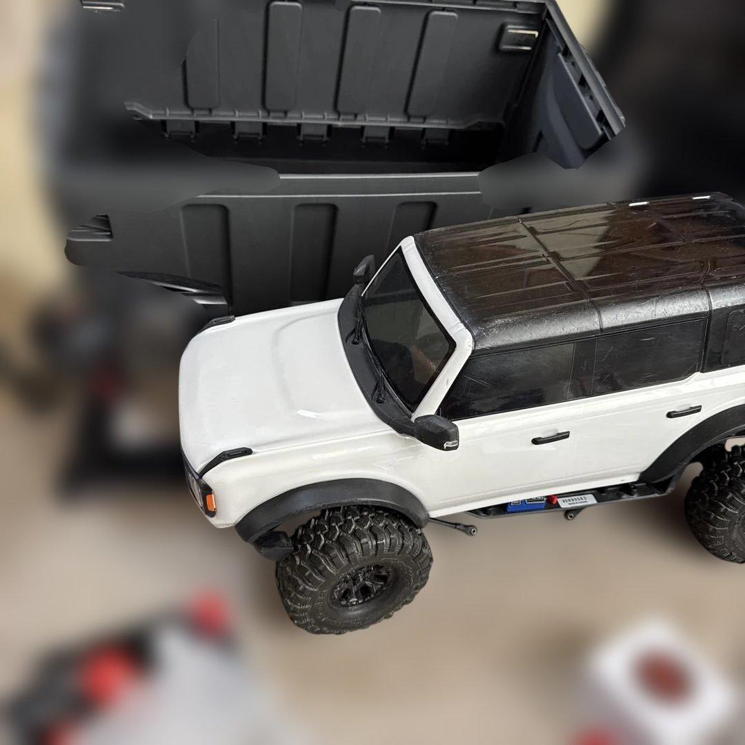 トラクサスtrx4 ブロンコ　ディフェンダーボディ 11/14〜18まで