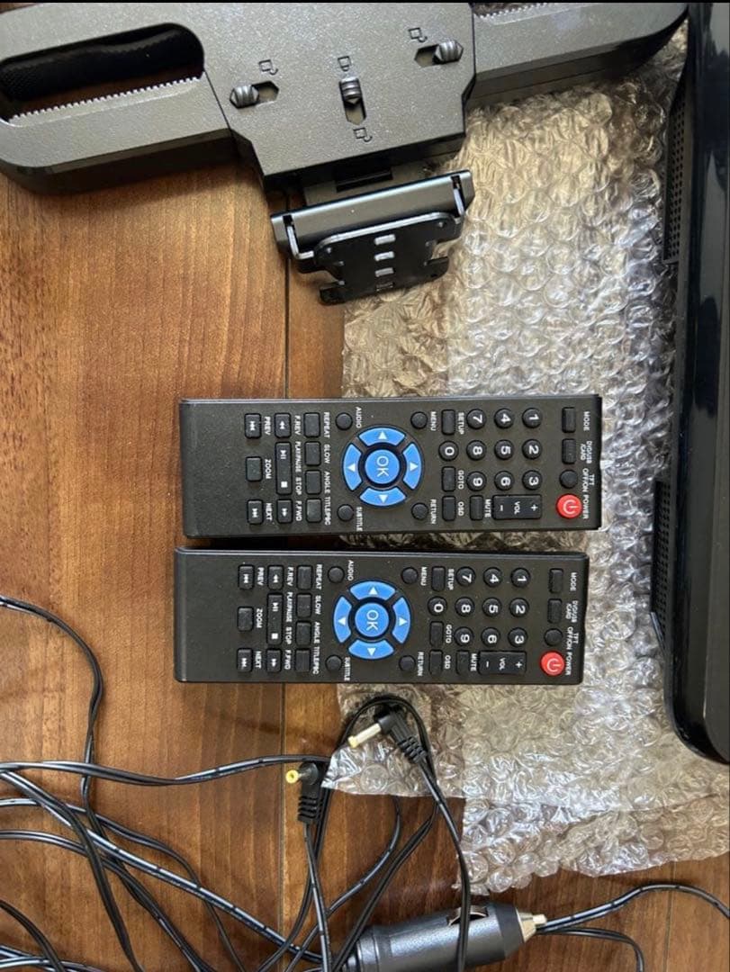 ヘッドレストモニター 2台セットシガーソケットに挿すだけ10.1インチ