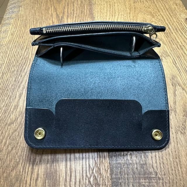 もとまち　ミドルトラッカーウォレット　栃木レザーブラック　真鍮