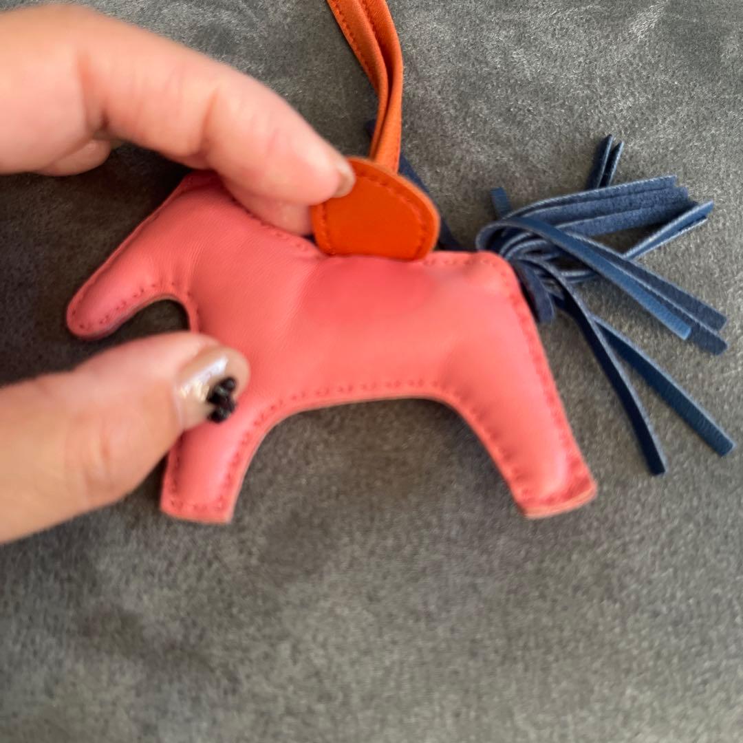 エルメス ロデオ チャーム PM ローズアザレ