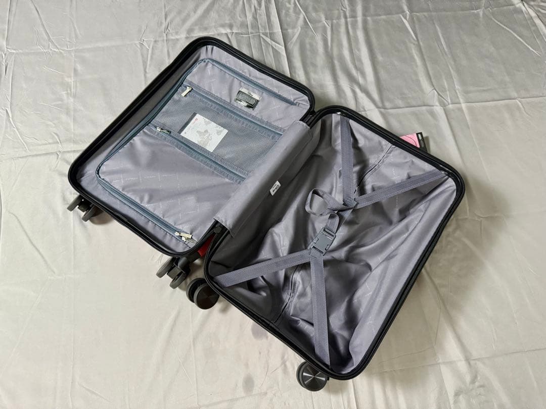 新品未使用 ディズニー ミニー スーツケース 20インチ TSAロック付 赤