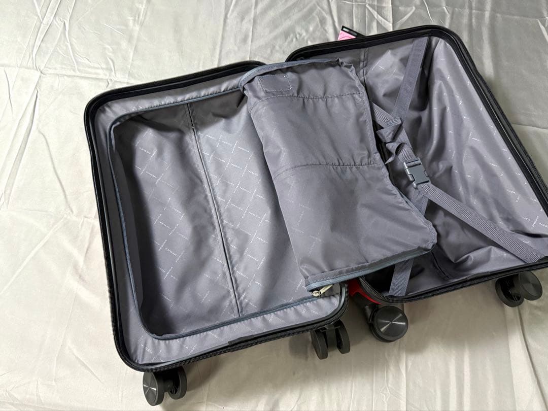 新品未使用 ディズニー ミニー スーツケース 20インチ TSAロック付 赤