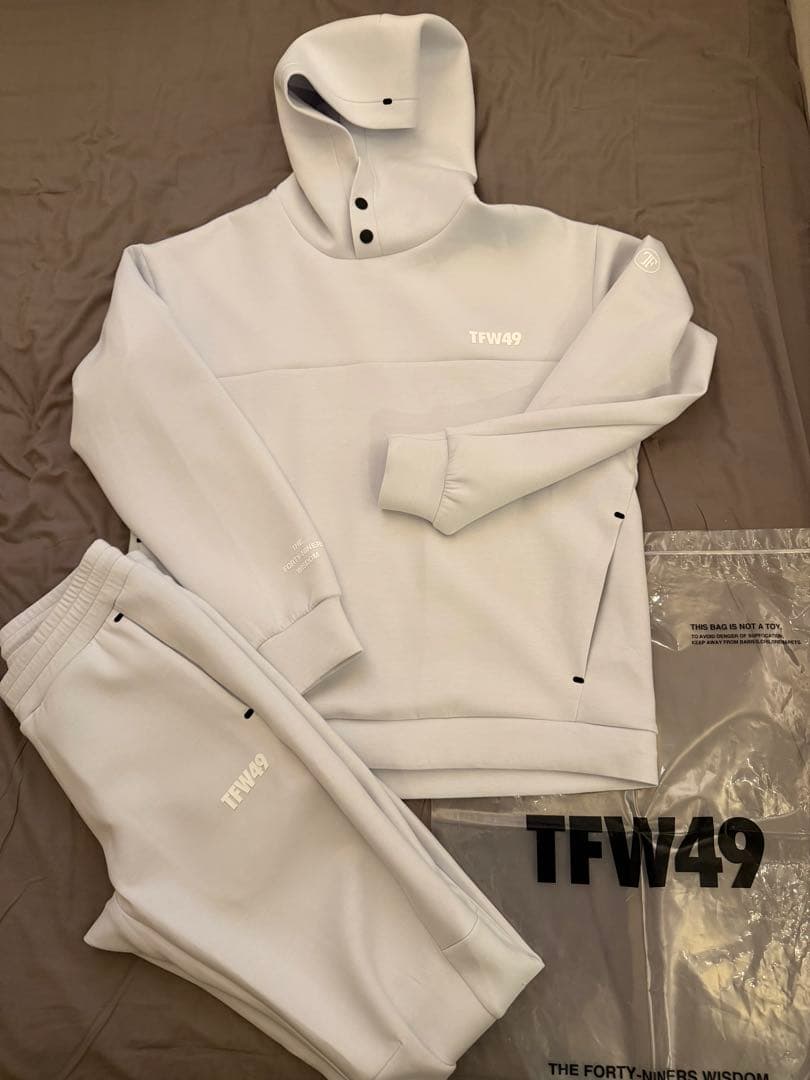 TFW49 セットアップ　ICE GREY L