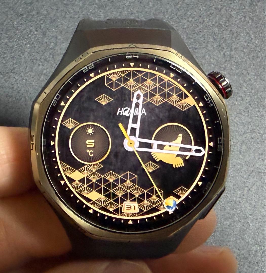 HUAWEI WATCH GT 6 Pro、45mmのブラック/ゴールドモデル。