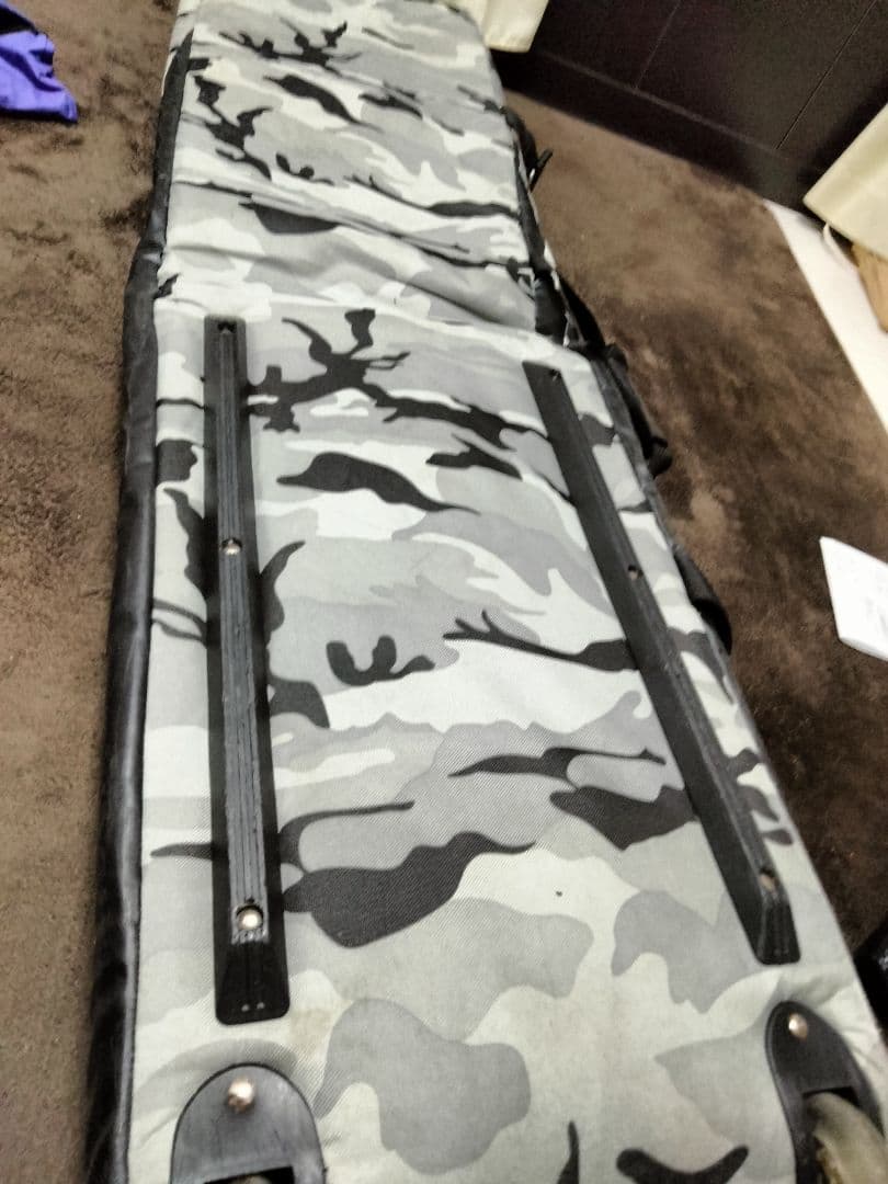 キャリー付きスノーボードケース