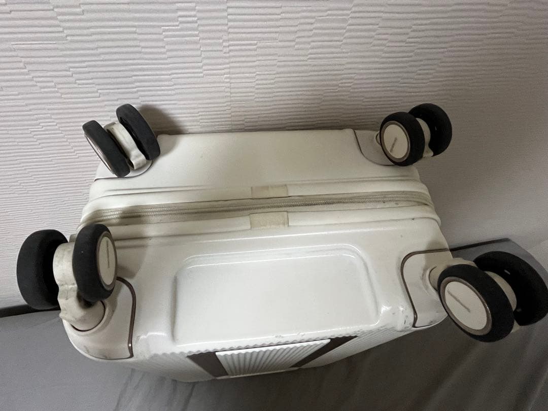 サムソナイト ミンター スピナー55 アイボリー チャック故障 機内持ち込み