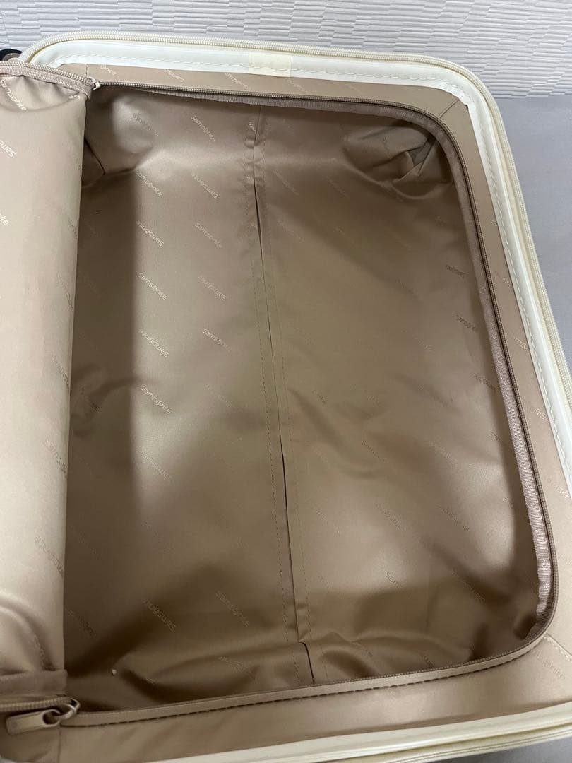 サムソナイト ミンター スピナー55 アイボリー チャック故障 機内持ち込み