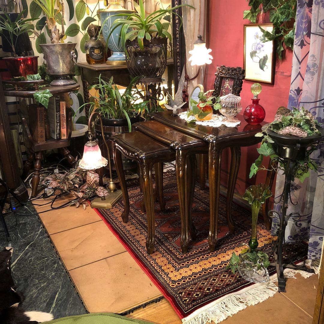 ヴィンテージ ブリティッシュ　アンティーク　３連　猫脚　ネストテーブル